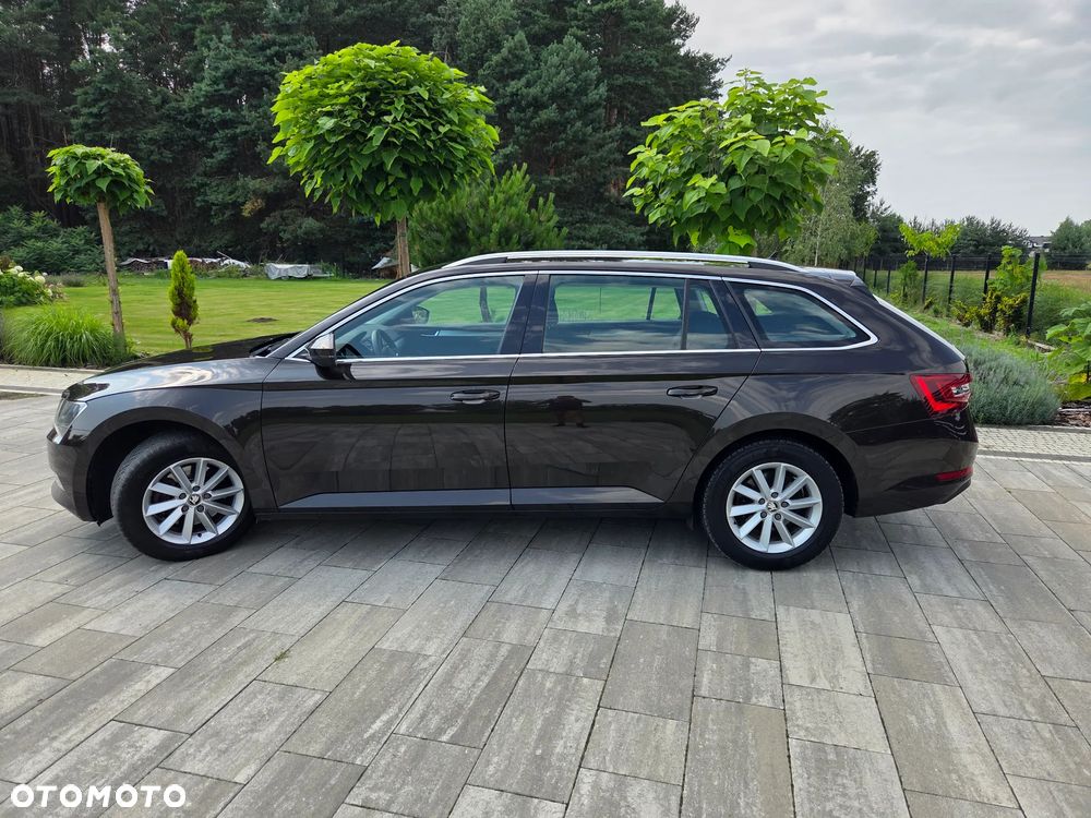 Skoda Superb 2.0 TDI Ambition DSG - 2