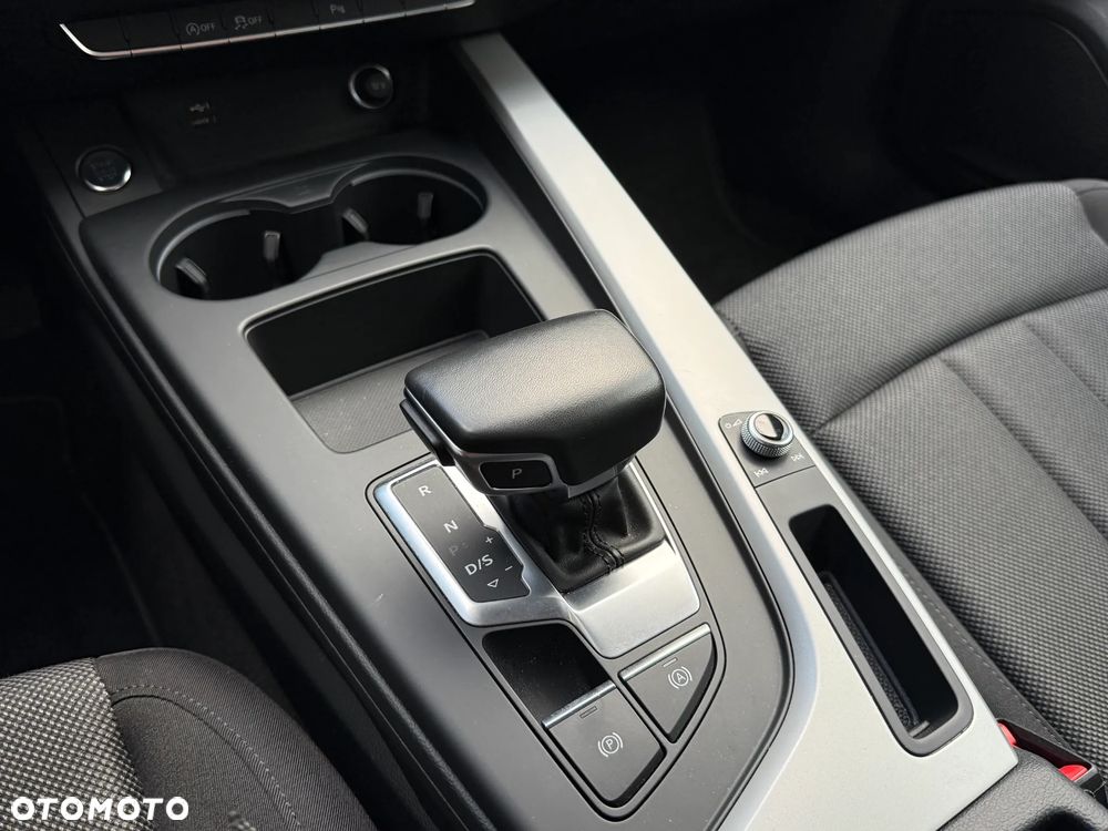 Audi A4 Limousine - 28
