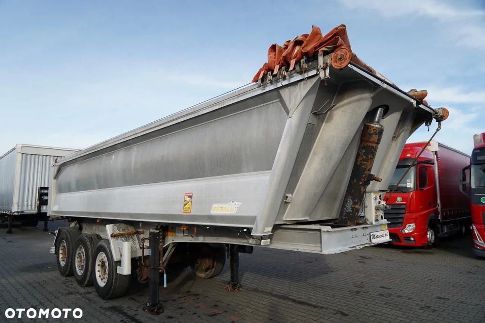 Benalu WYWROTKA / 23 m3 / ALUMINIOWA / OŚ PODNOSZONA / WAGA: 5 000 KG / - 7