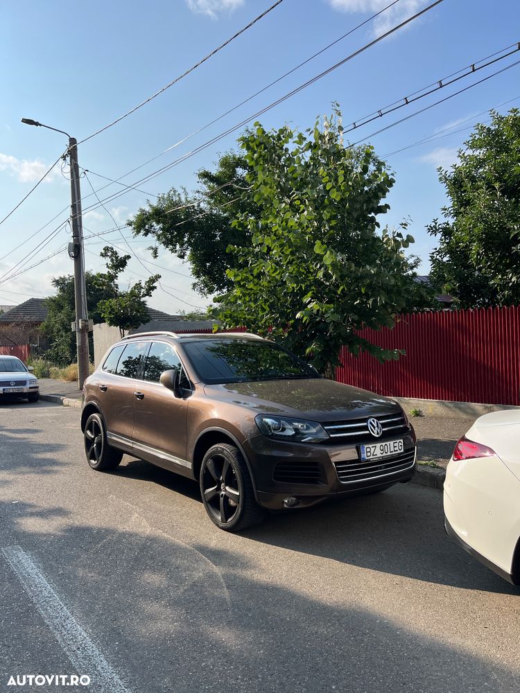 Volkswagen Touareg - 1