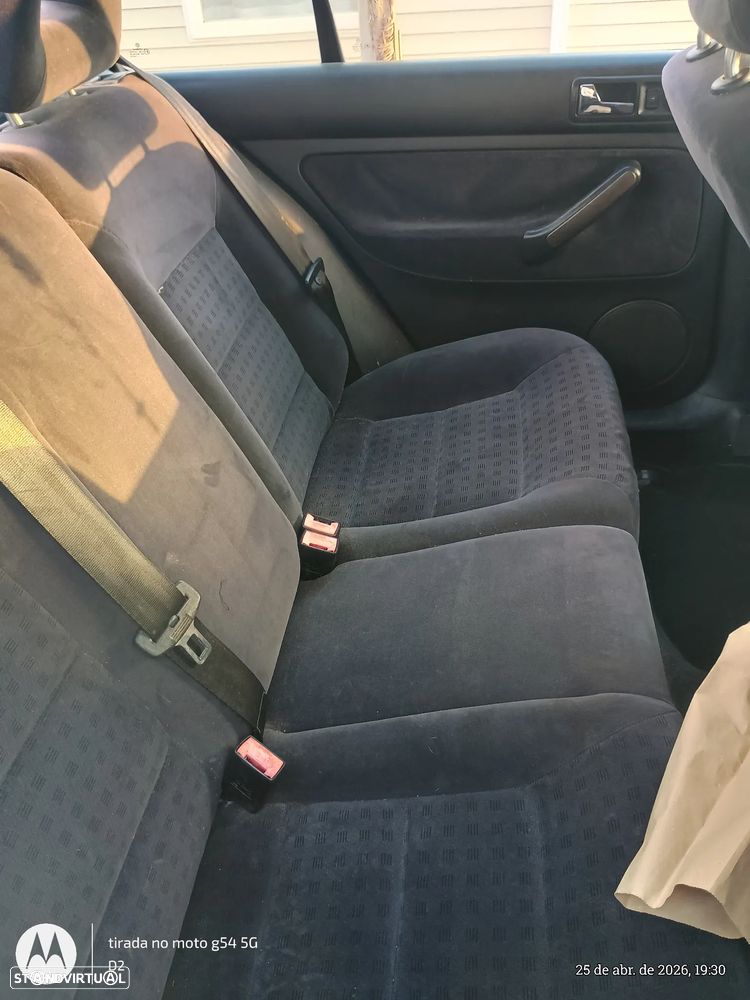 VW Bora 1.6 Highline - 8