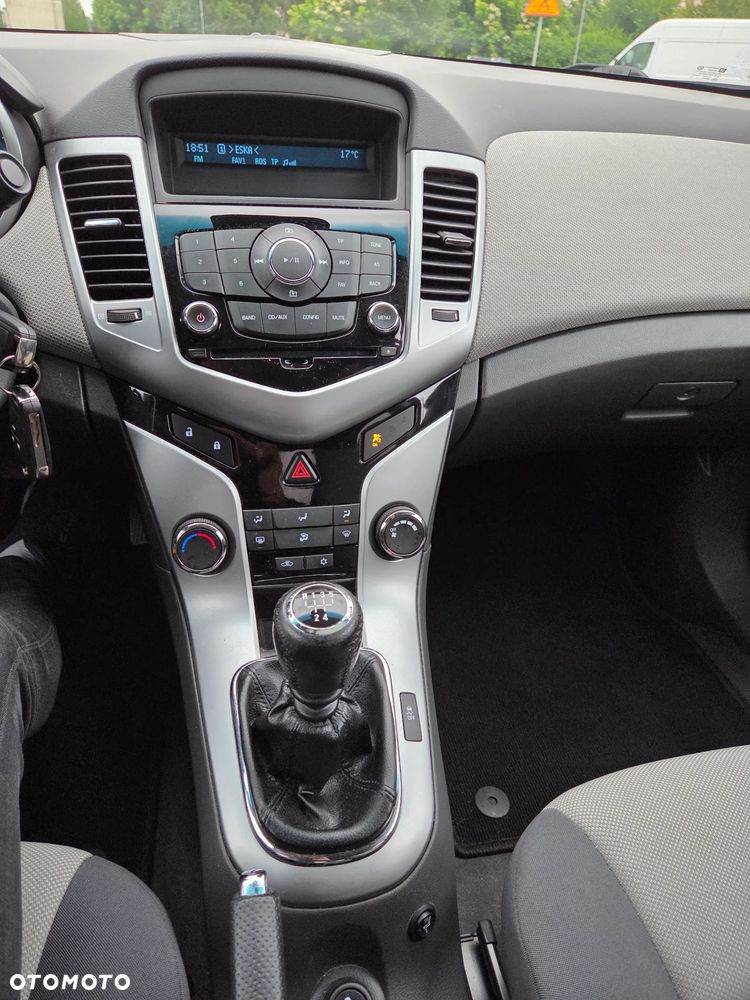 Chevrolet Cruze 1.8 LT - 16