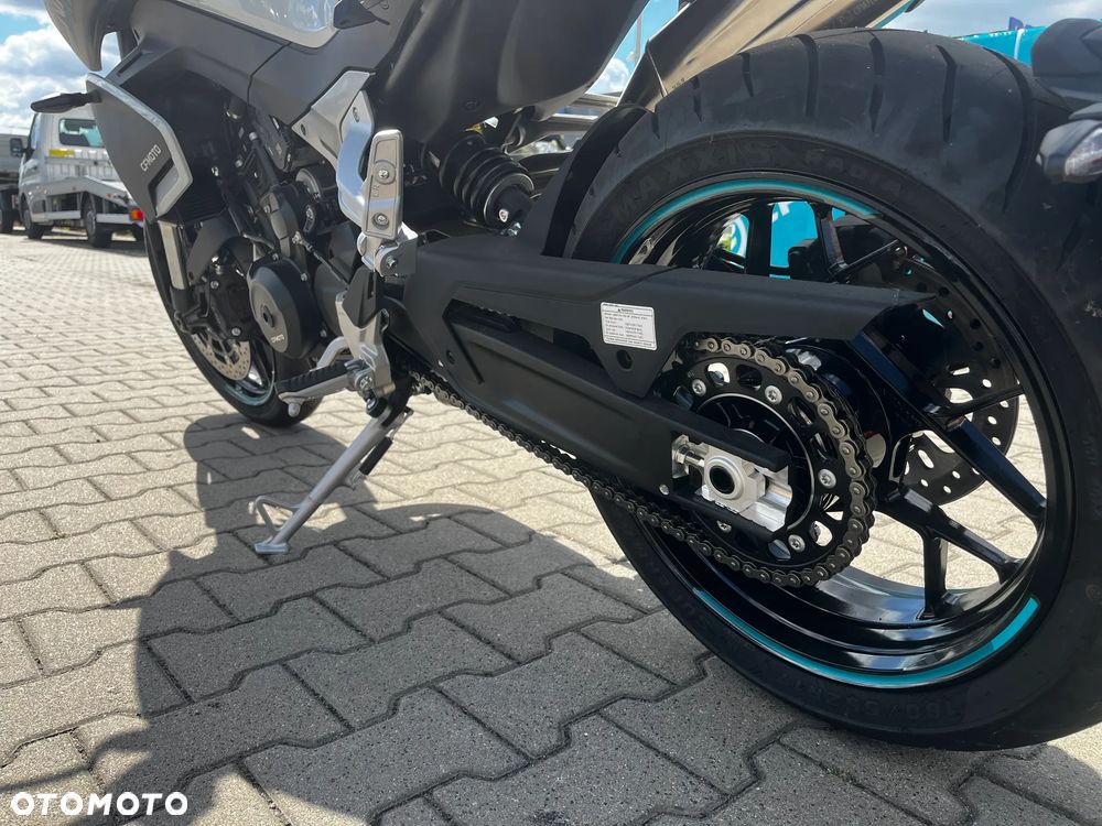 CFMoto 800NK - 12