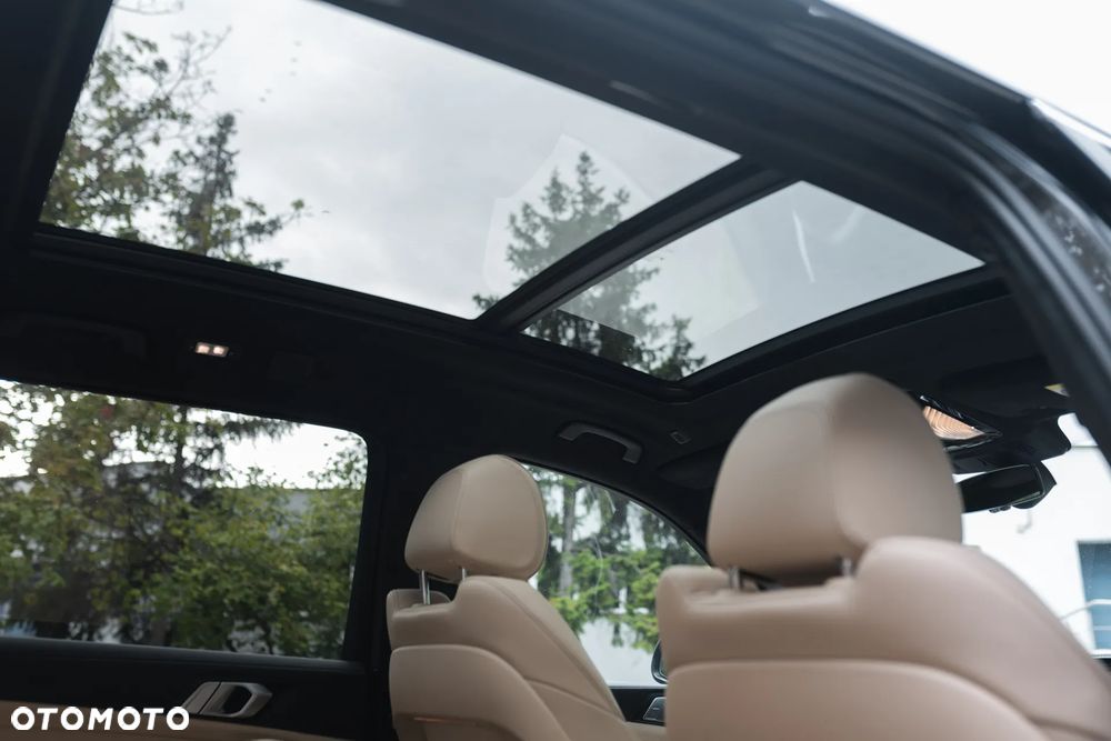 BMW X7 xDrive40i mHEV - 19