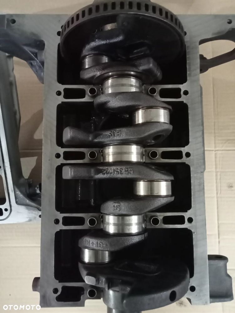 blok silnika corsa d 1.4 16v 55569116 - 2