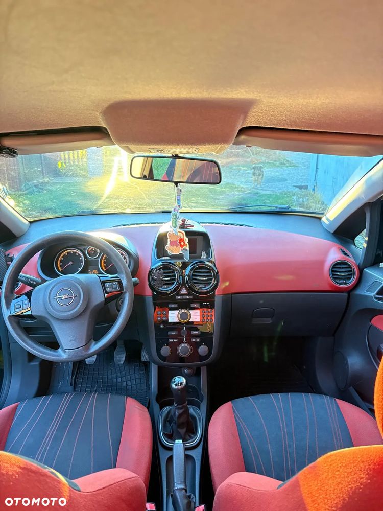 Opel Corsa 1.2 16V Cosmo - 8