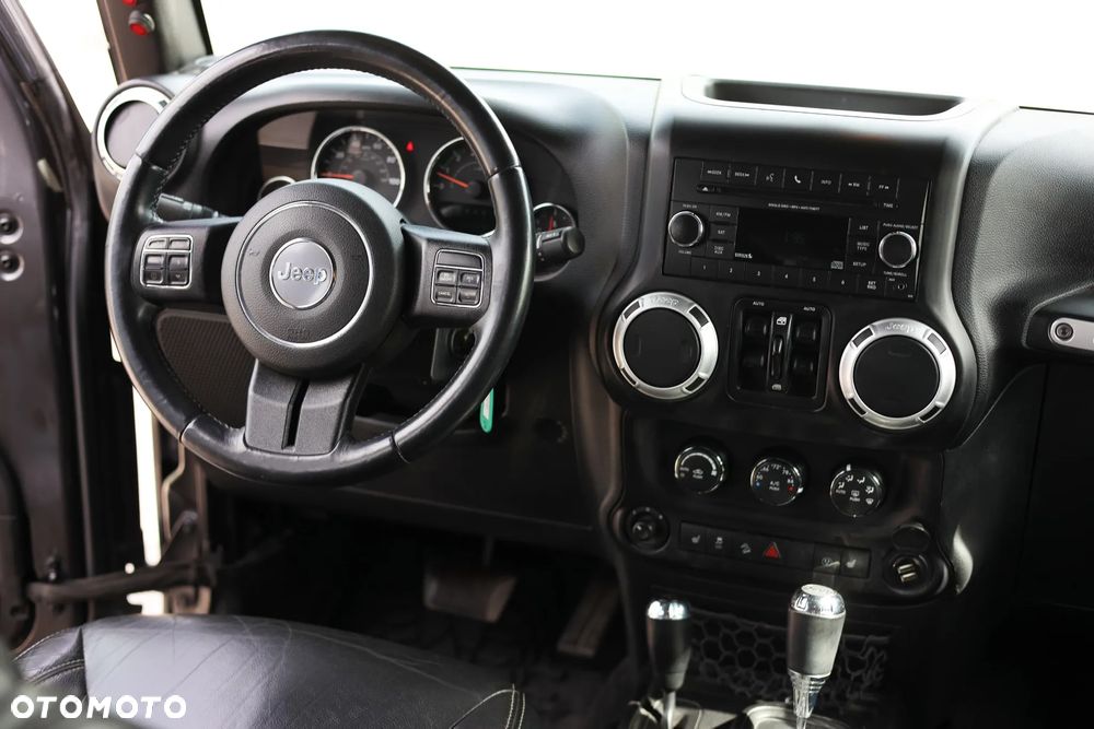 Jeep Wrangler - 10