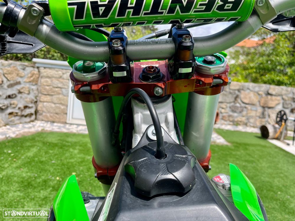 Kawasaki KX 250 F - 16
