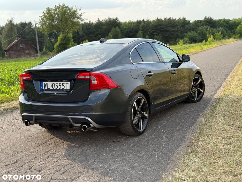 Volvo S60 T6 AWD R-Design Momentum - 10