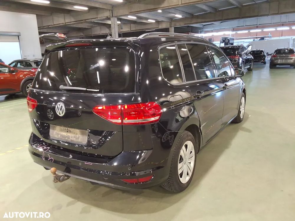 Volkswagen Touran 2.0 TDI SCR DSG Trendline - 3