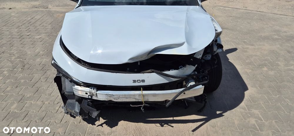 Peugeot 308 1.5 BlueHDi Allure S&S EAT8 - 11