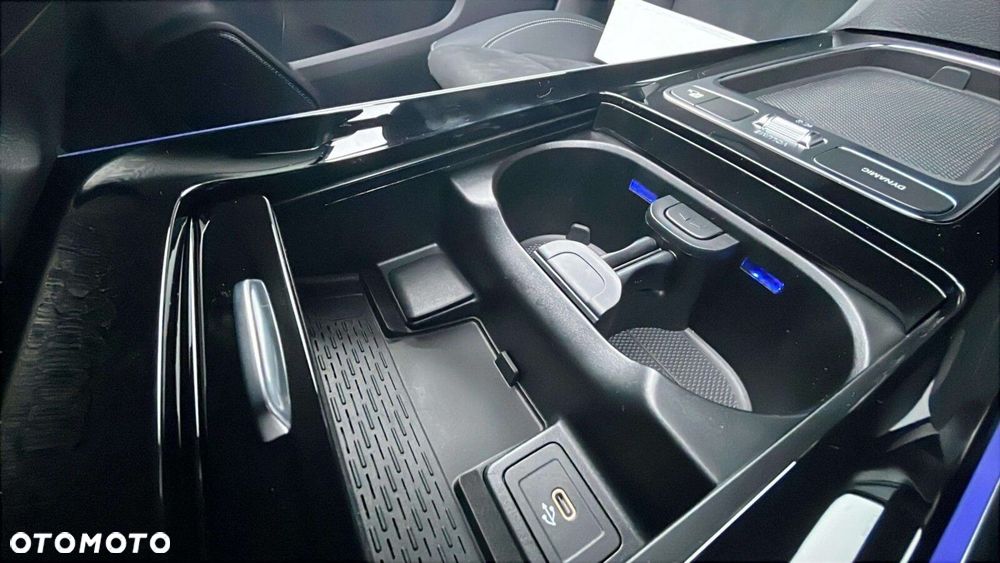 Mercedes-Benz GLA - 16