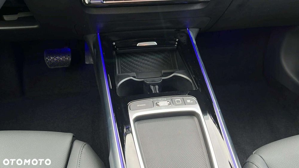 Mercedes-Benz GLB - 14