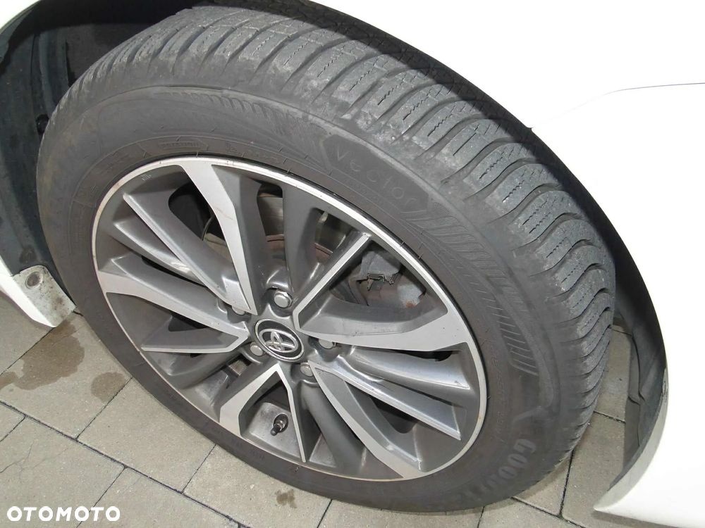 Toyota Avensis 2.0 Prestige MS - 17