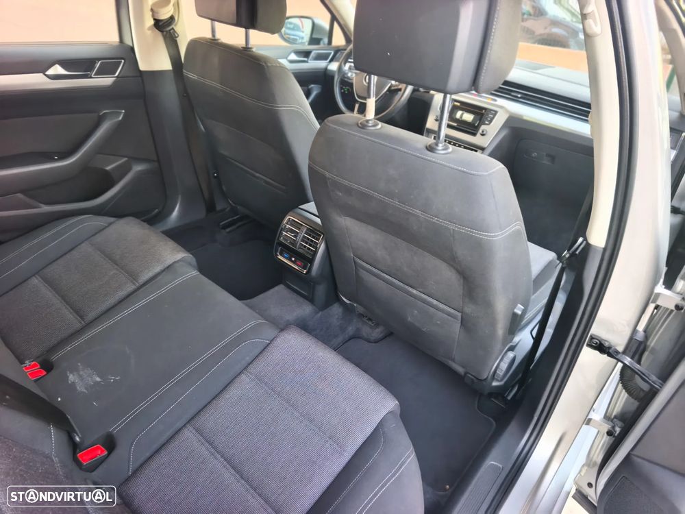 VW Passat Variant 1.6 TDI BlueMotion - 22