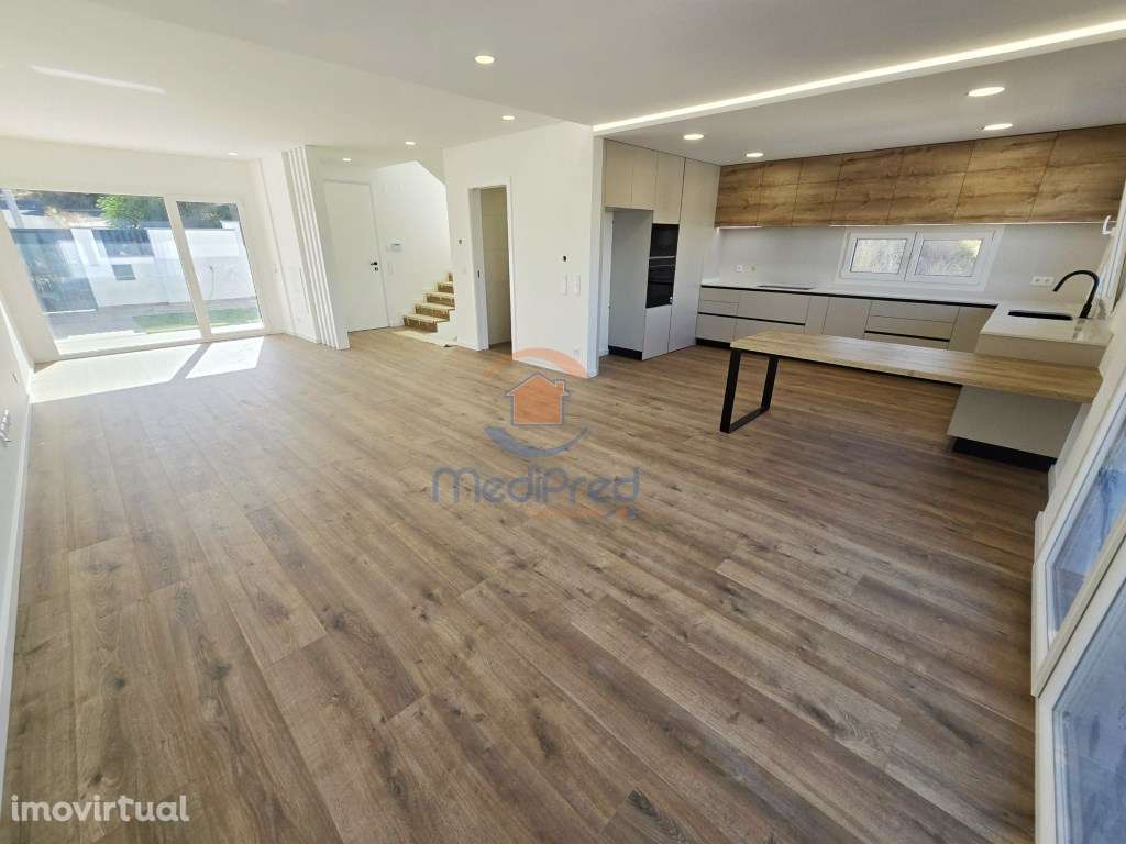 Moradia T5 isolada, com Piscina de Água Salgada | Santa Iria de Azó... - Grande imagem: 2/56