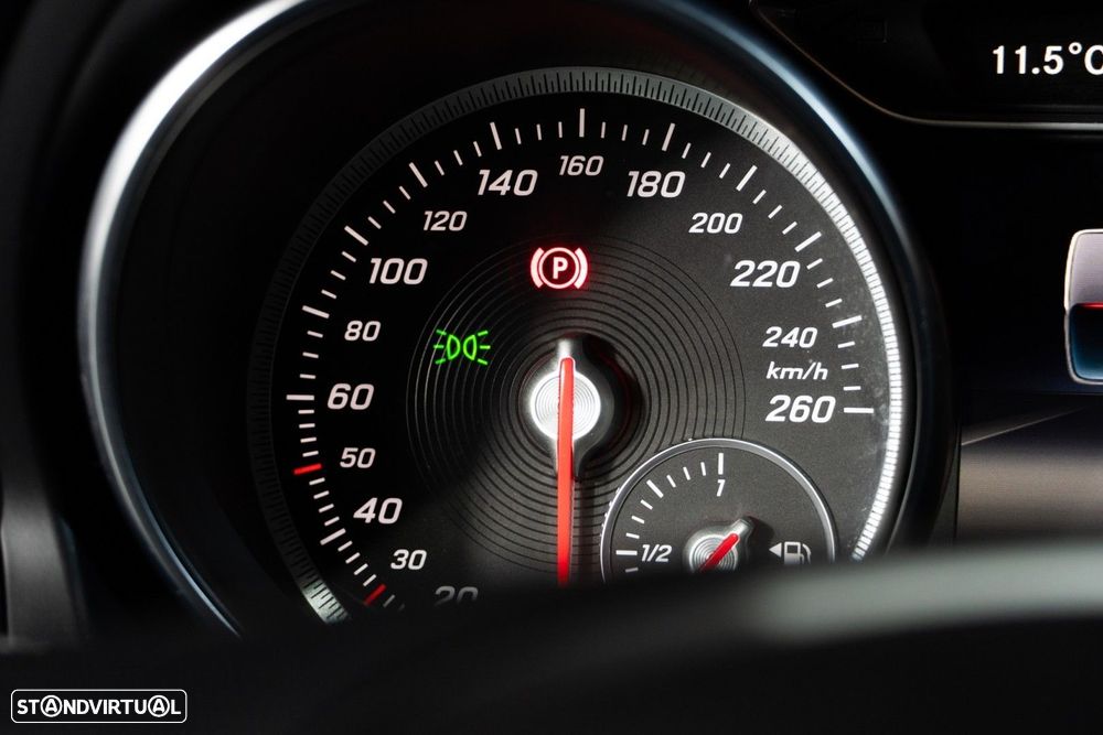 Mercedes-Benz CLA 180 (CDI) d Urban - 18