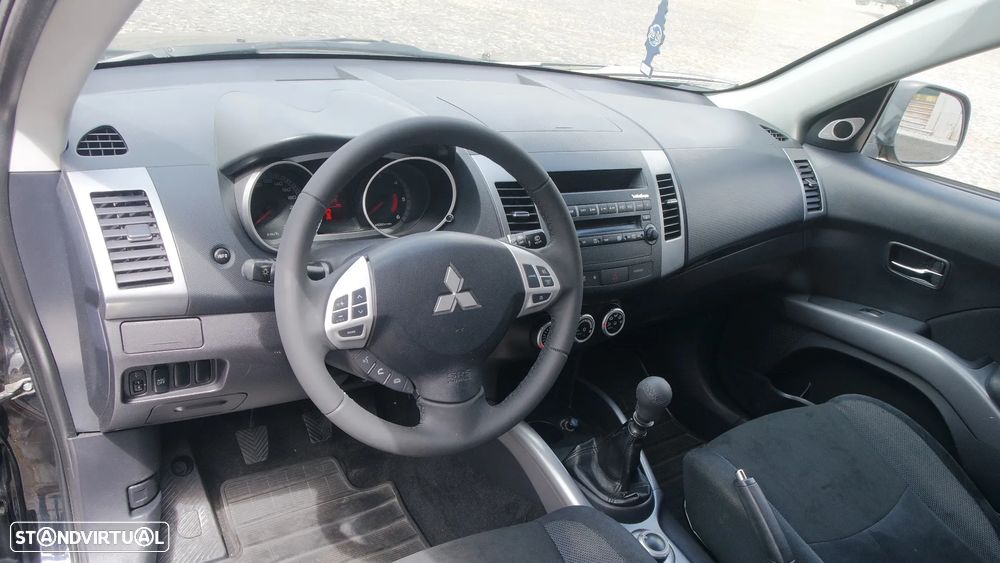 Mitsubishi Outlander 2.0 DI-D Intense 4WD - 4