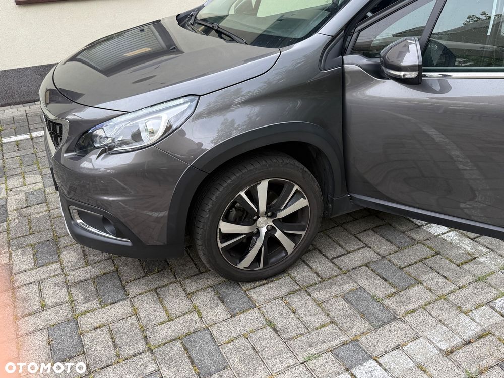 Peugeot 2008 1.2 Pure Tech GPF Allure S&S - 3