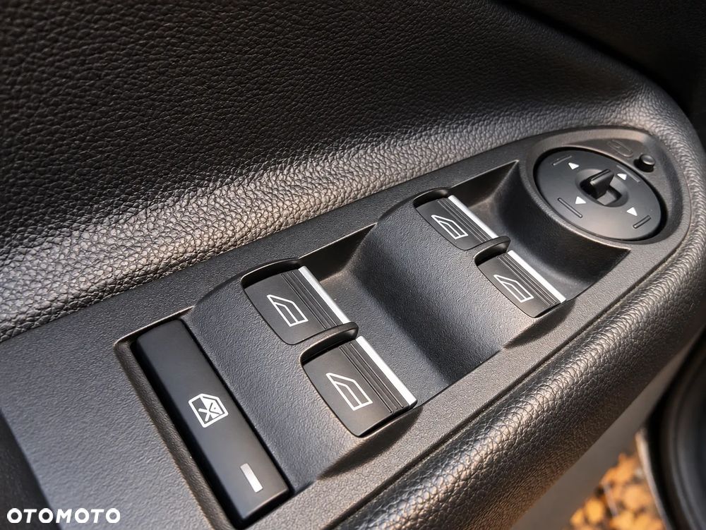 Ford Kuga - 16