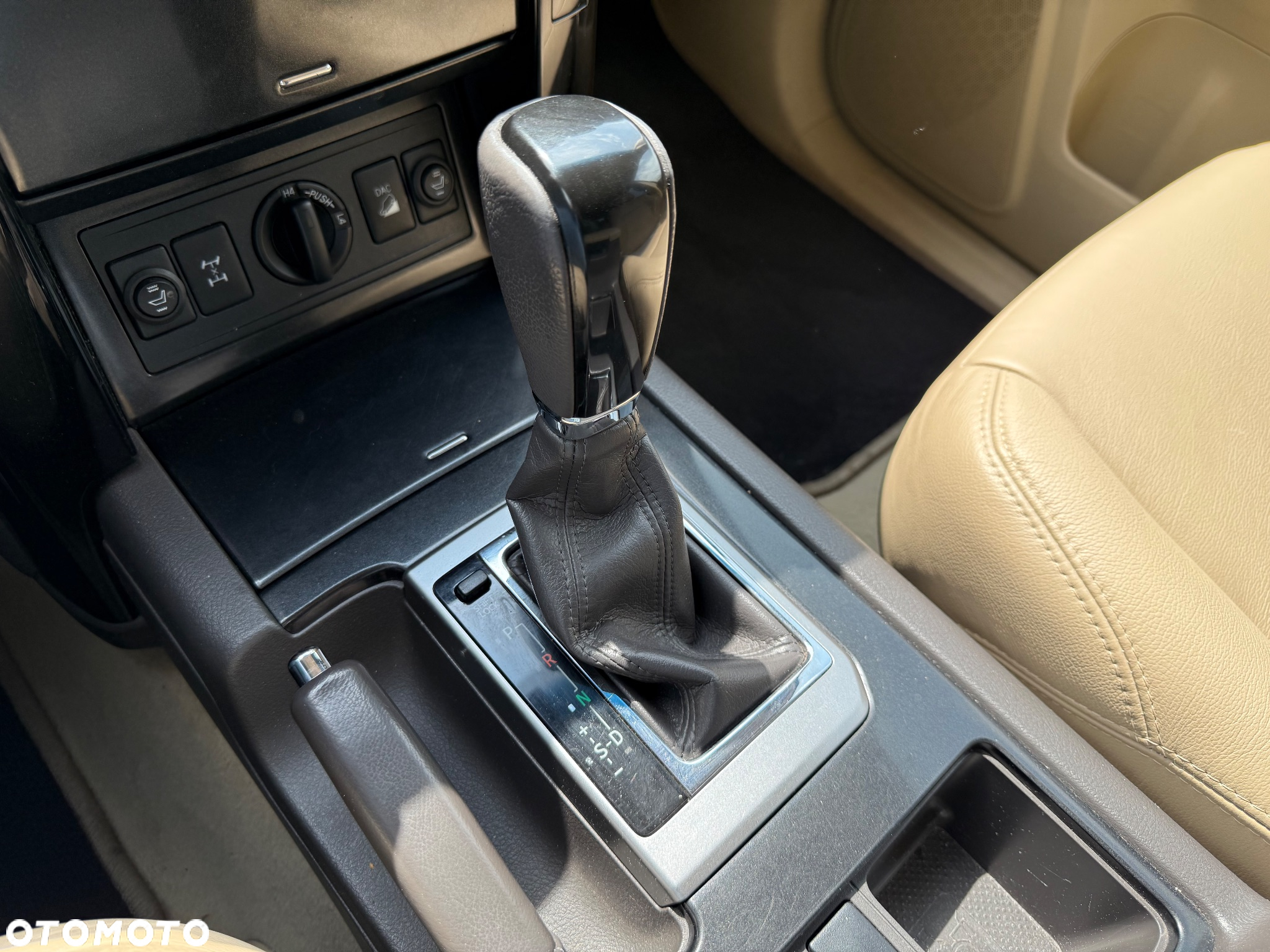 Toyota Land Cruiser - 28