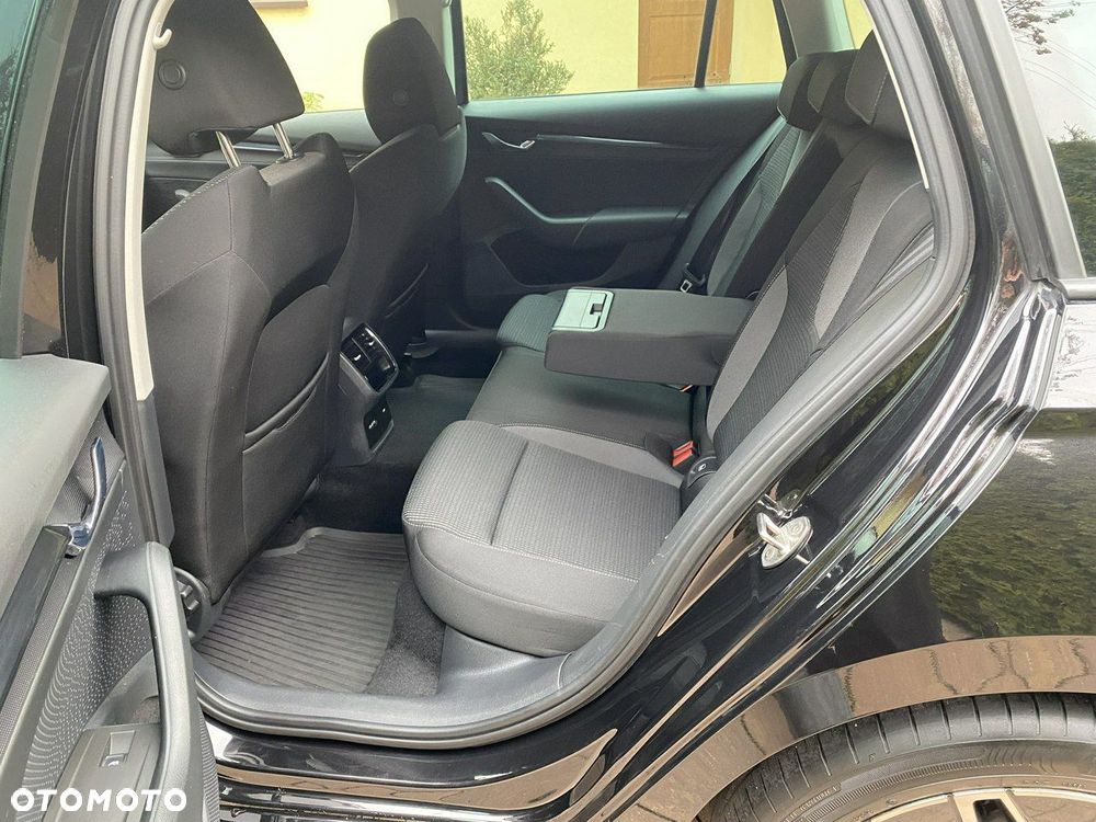 Skoda Octavia 2.0 TDI Ambition DSG - 32