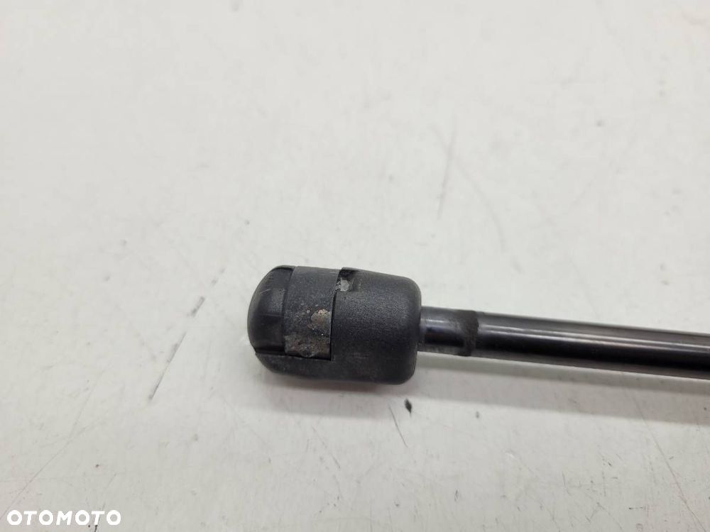 SIŁOWNIKI KLAPY KOMPLET LEWY PRAWY A6 C7 KOMBI 2018 - 4