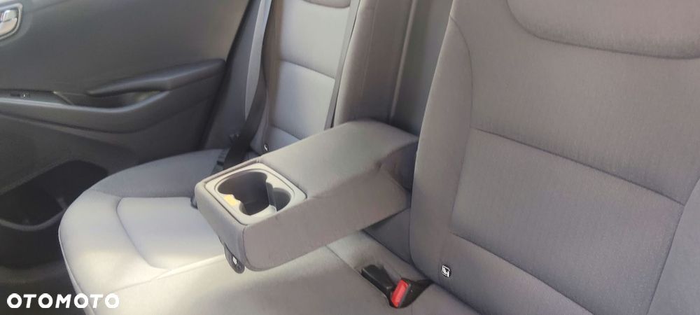 Hyundai IONIQ - 23