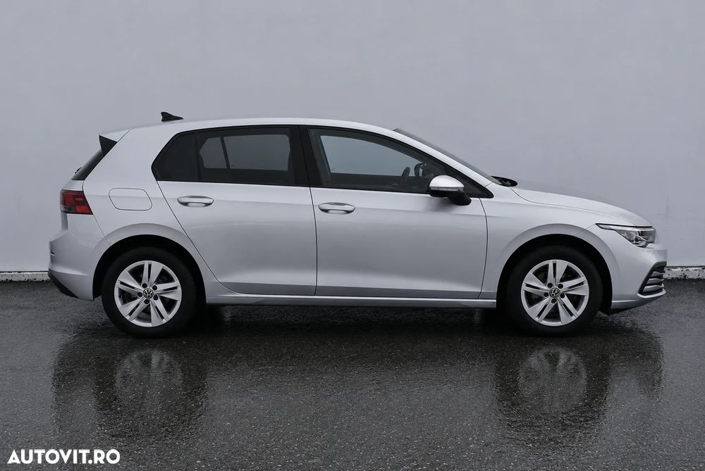 Volkswagen Golf 1.0 eTSI DSG MHEV Life - 9