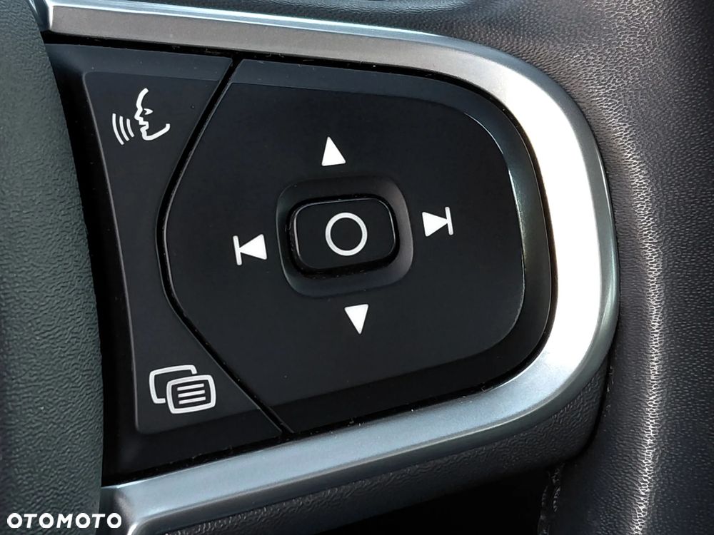 Volvo XC 60 B4 D AWD Geartronic Momentum - 34