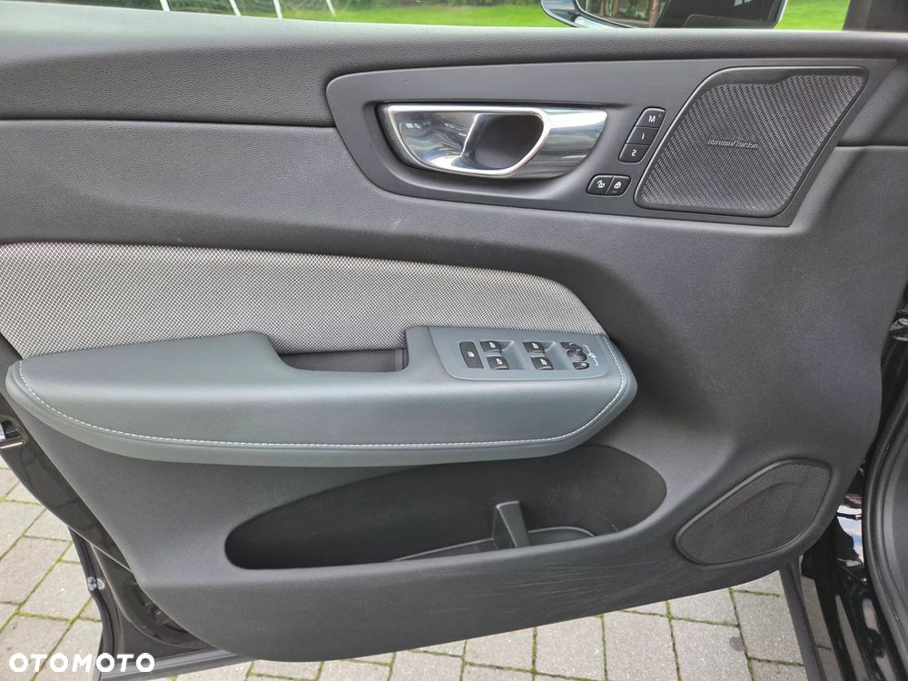 Volvo XC 60 B4 D AWD Ultimate Bright - 29