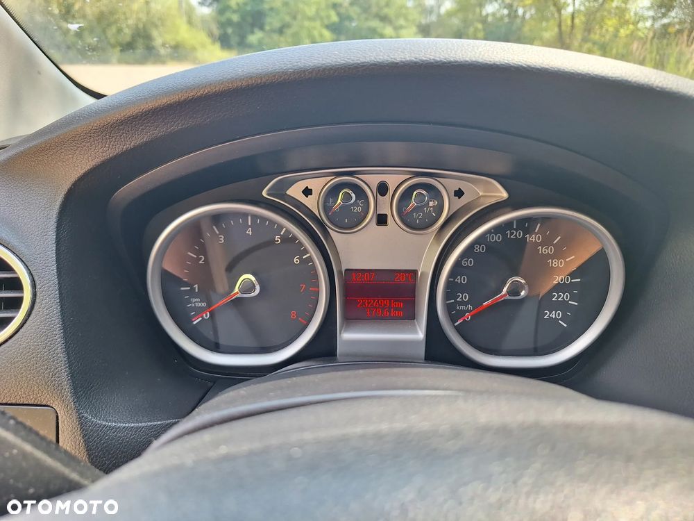 Ford Focus 1.8 FF Trend - 40