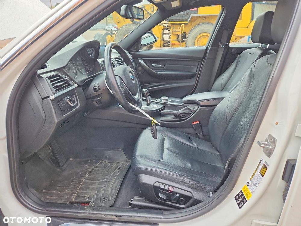 BMW Seria 3 328i xDrive Sport Line - 8