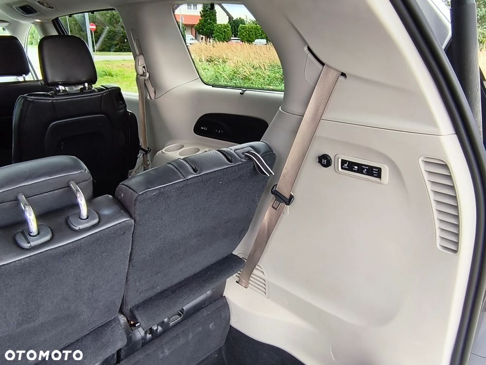 Chrysler Pacifica - 16