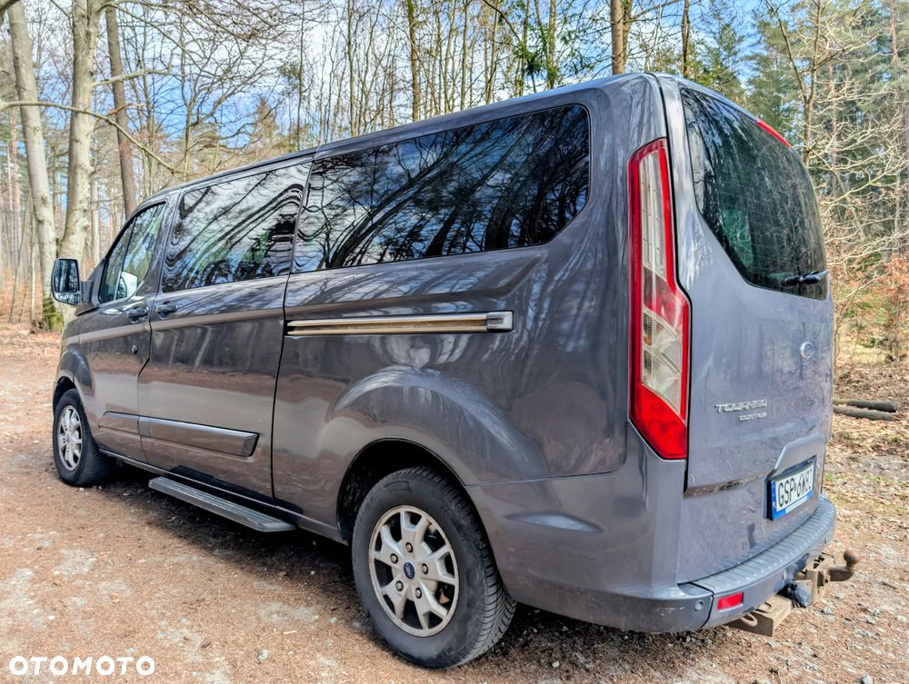 Ford Tourneo Custom - 28