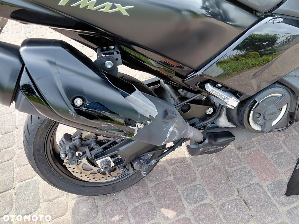 Yamaha Tmax - 12