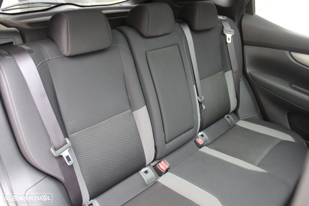 Nissan Qashqai 1.3 DIG-T N-Connecta - 26