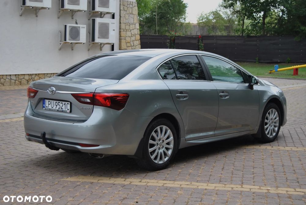 Toyota Avensis 1.8 Sol NAVI - 3