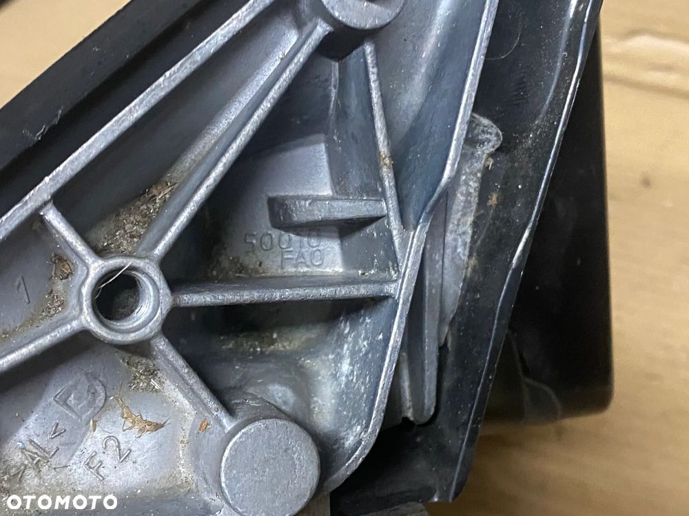 LUSTERKO PRAWE 5PIN AUDI A4 B6 50010 - 9