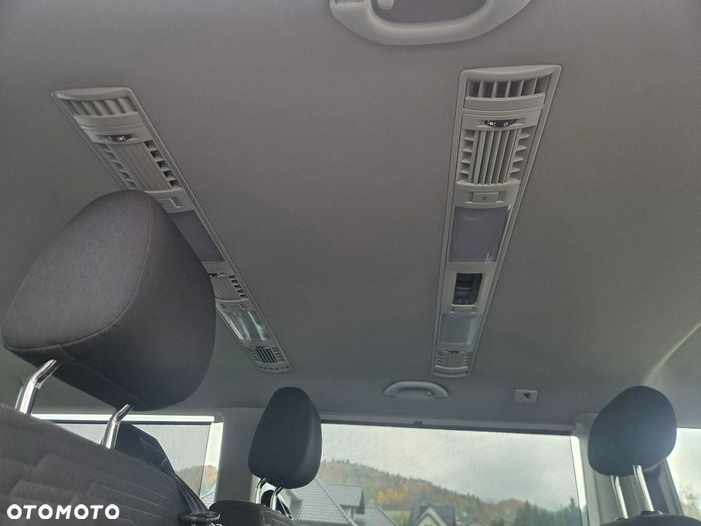 Volkswagen Multivan - 15