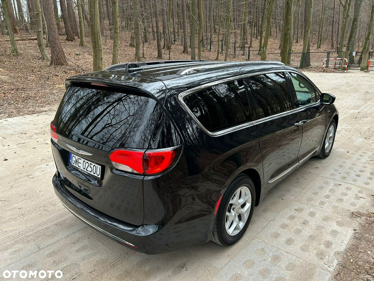 Chrysler Pacifica - 7