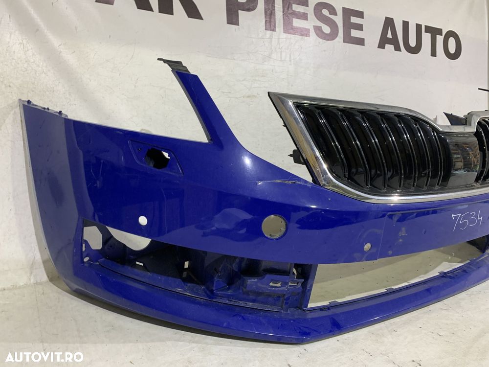 Bara fata Skoda Octavia 3, facelift, 2017, 2018, 2019, 2020, cod origine OE 5E0807221N, cu gauri pentru spalatori faruri si senzori de parcare. - 2