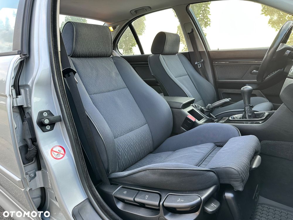 BMW Seria 5 520i - 22