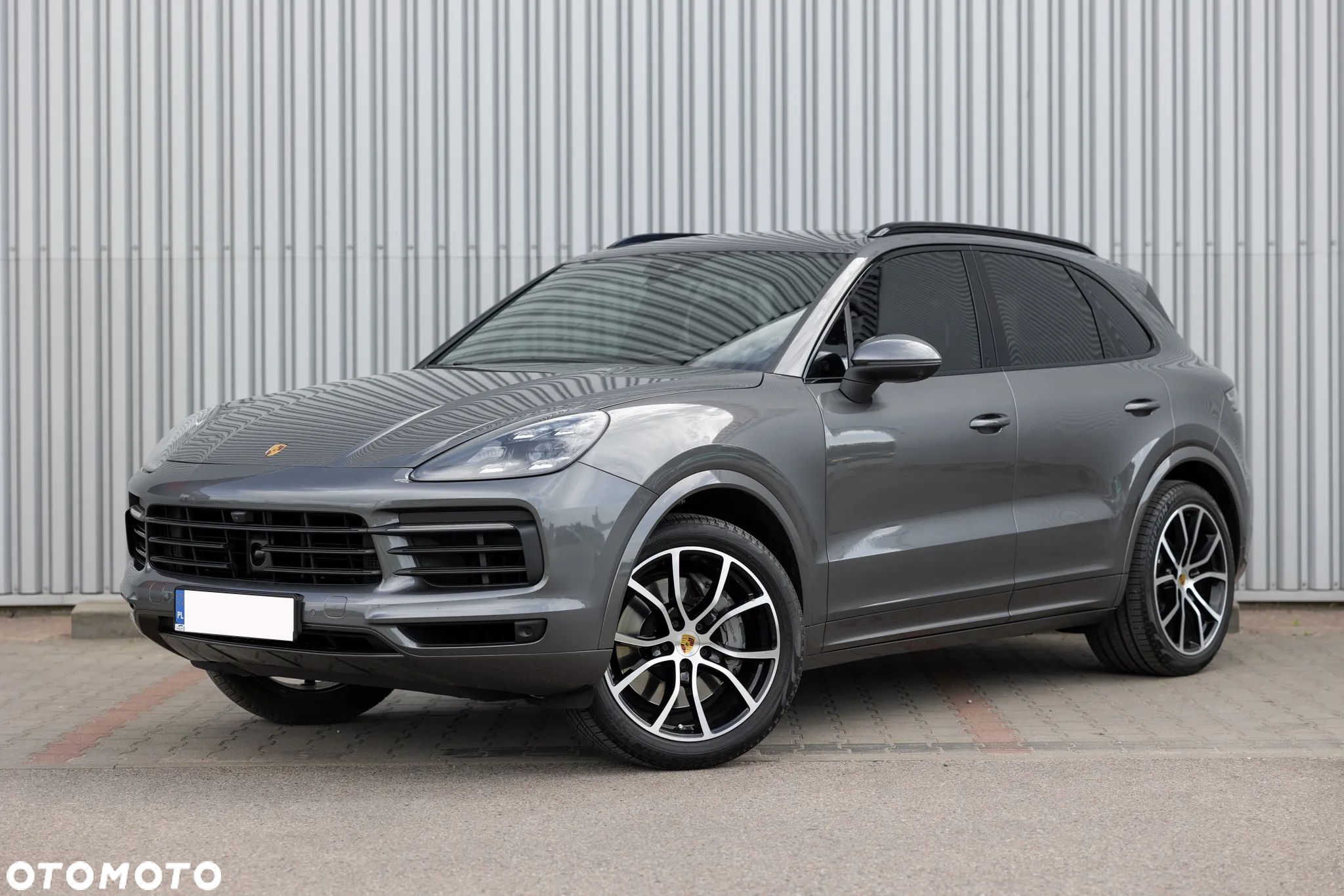 Porsche Cayenne - 1