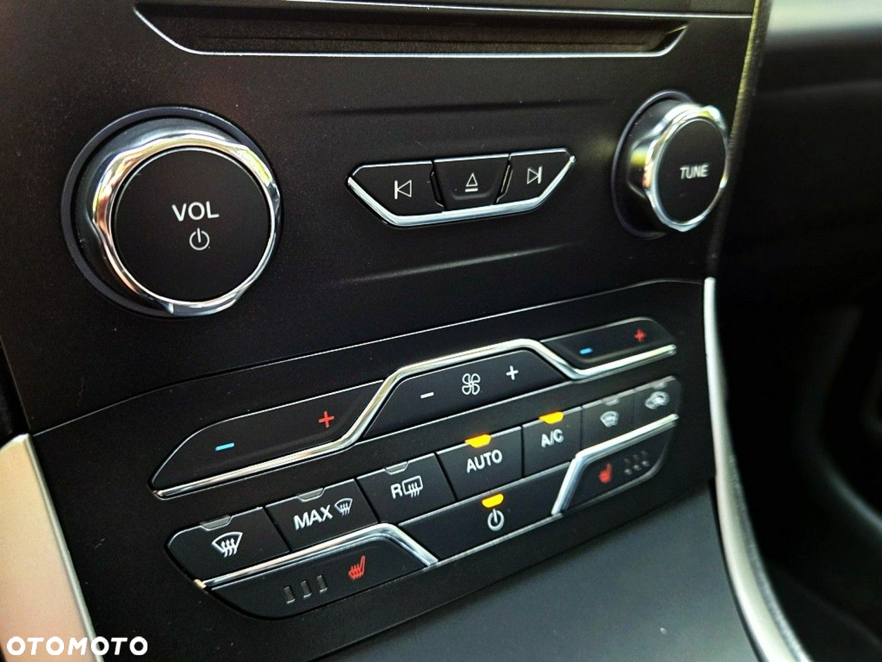 Ford S-Max - 16
