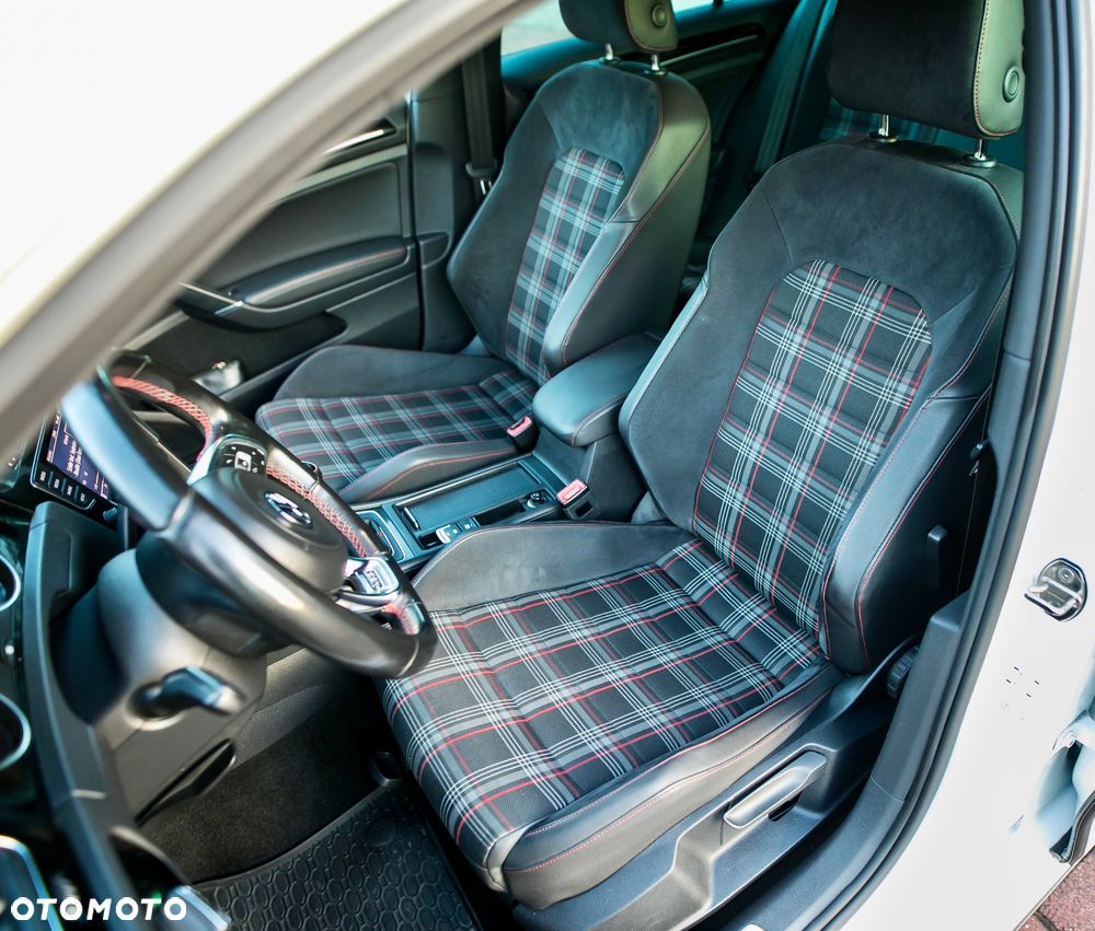 Volkswagen Golf 2.0 TSI BMT GTI Performance - 17