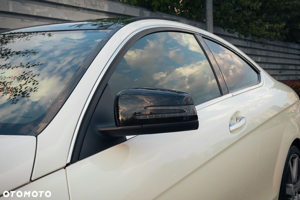 Mercedes-Benz Klasa C 250 CGI BlueEff - 8