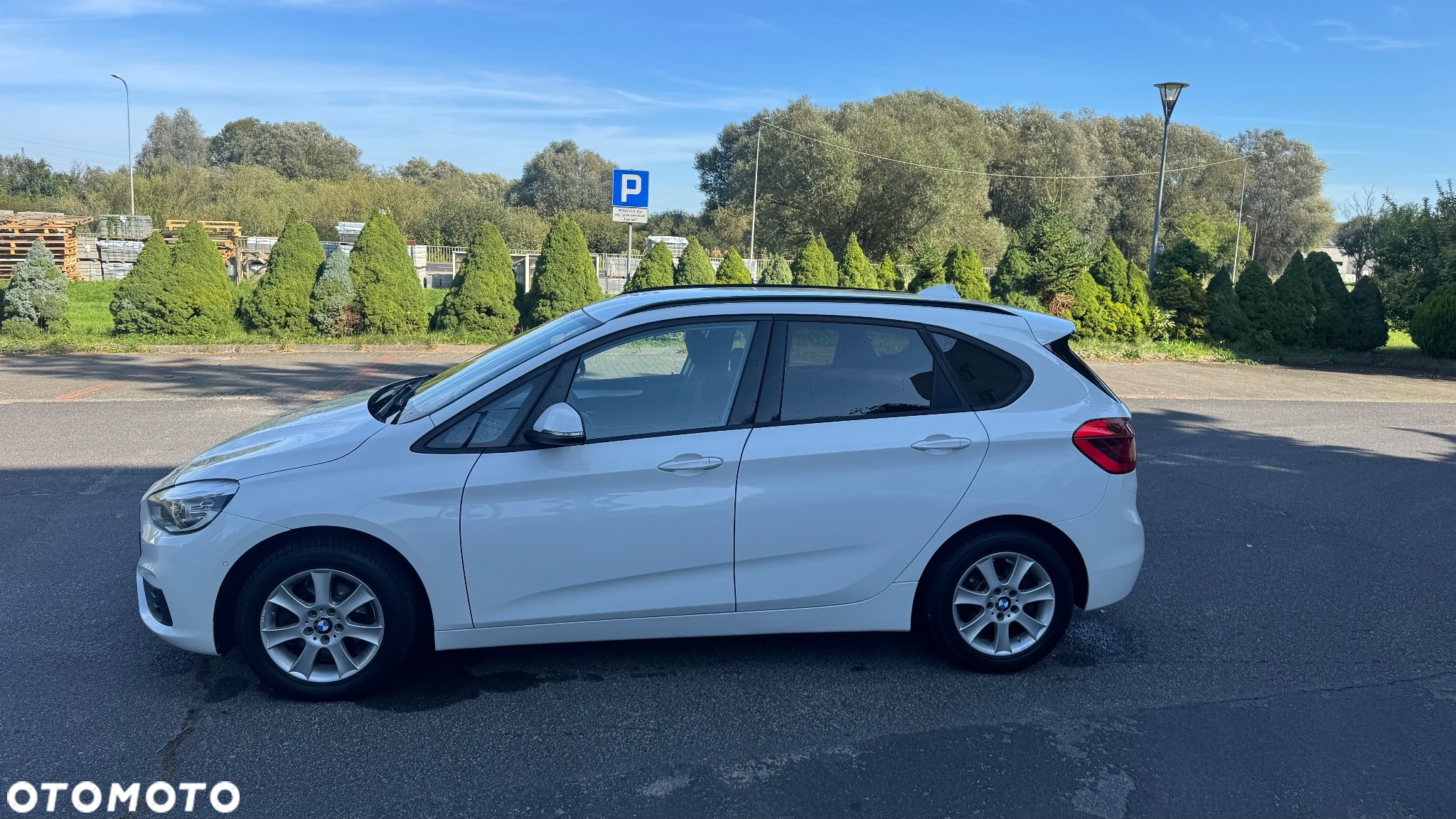 BMW Seria 2 218d - 25