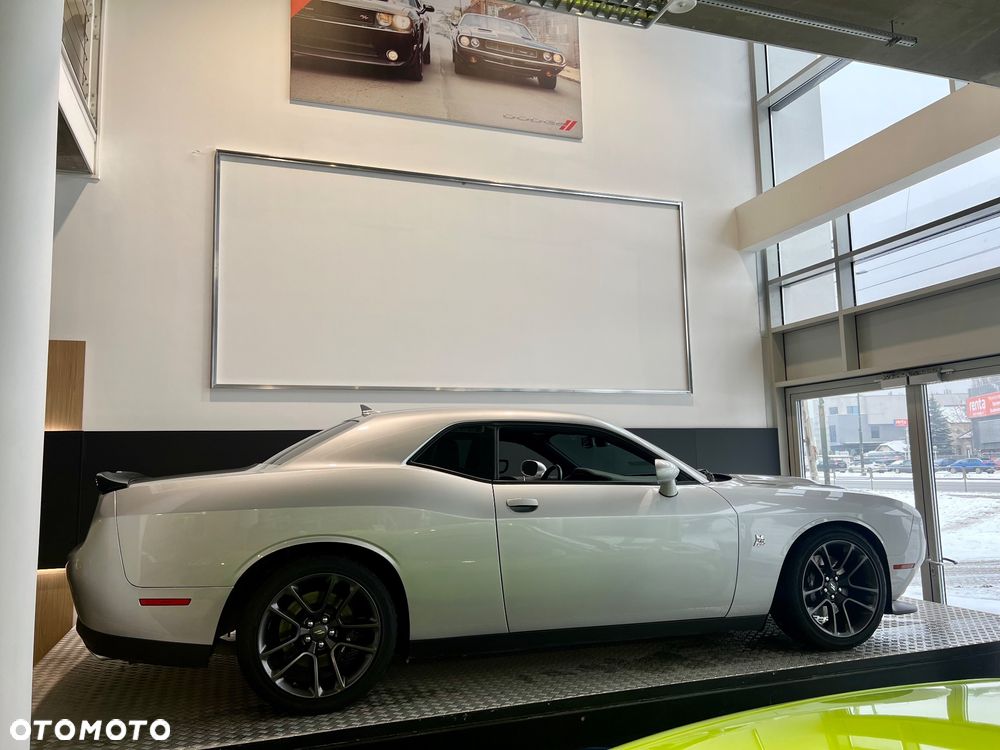 Dodge Challenger 6.4 Scat Pack - 8