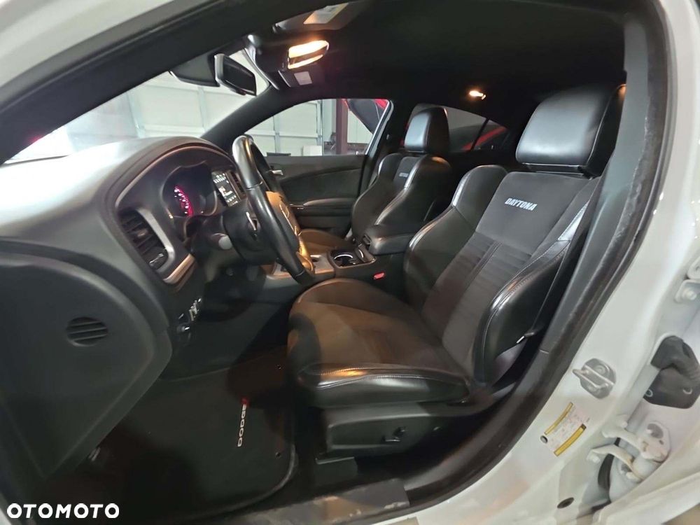 Dodge Charger 5.7 R/T Daytona - 6